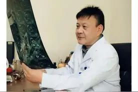 致敬医师 | 凝心聚力勇攀登 真抓实干谋发展——太原医师奖获得者魏文京图片