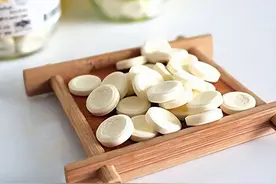 什么时间吃钙片，补钙效果最好？医生提醒：正确补钙牢记4大原则图片