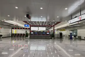 重庆地铁9号线一期宝圣湖站28日14时开通运营图片