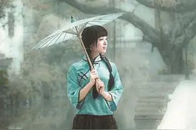 “雨巷诗人”戴望舒的情感与气节图片