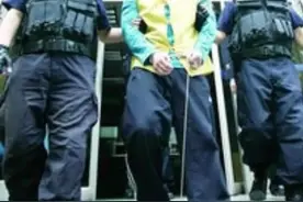 我在看守所的240天：戴脚铐的重刑犯图片