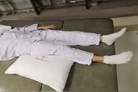 脑梗后，下肢僵硬，走路划圈，拖腿行走，送你一整套下肢康复训练方案图片