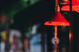 斯文的屠夫自选诗 | 如何恰适地把手伸进自然图片