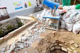 济南老城一地上建筑拆除后发现一名泉，千泉之城泉水成员+1！图片