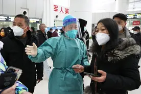 西南医院复工首日门诊挂号量破万 暴饮暴食致病患者激增图片
