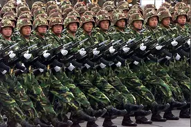 解放军单兵装备的转折标志 终结传统军服的87迷彩 影响到底有多大？图片