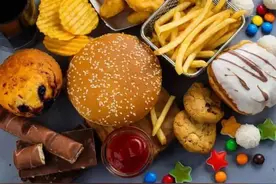 这些都是“人工合成”的垃圾食品，许多人还当成宝，不要给孩子吃图片