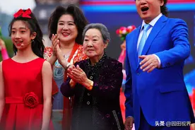 她一路走来，浓缩瑰丽的历史画卷，人民歌剧的奠基人，郭兰英图片