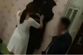 男子拍下女邻居偷情视频，胁迫每周发生5次关系后，反被勒索10万图片