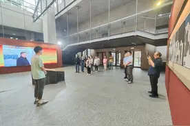 外国语学院党委举行主题教育参观学习活动图片