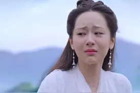 杨紫成也整容，败也整容，她后悔吗？图片