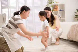 婆婆扔下一岁孙女回老家，拿捏老实儿媳，没想搬起石头砸了自己脚图片