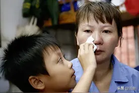 男孩连续7年学习成绩倒数，继母陪读7年，男孩逆袭高考632分图片