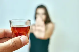 为了身体健康远离喝酒，你好我好大家都好。图片