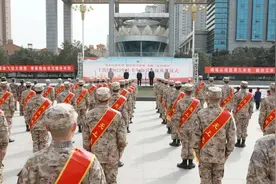 河南省郑州市上街区委书记参加新兵入伍欢送仪式图片