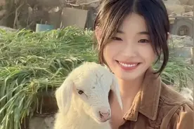 19岁当妈，该骂的不是她图片