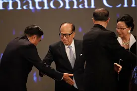 豪掷90亿“抄底”恒大，94岁李嘉诚再度出手，透露出什么信号？图片