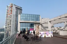 渝中神盘怒降五千一平！之前高价无人问津，如今一夜翻身变网红？图片