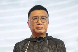 红极一时的庞龙，一首歌赚两亿后膨胀，不把刘德华放在眼里图片