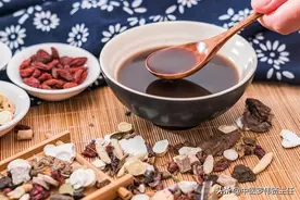 乏、黏、热、臭，湿热四大表现图片