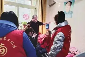 身份证照片和本人差距大 民警上门为九旬老太拍照图片