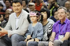 姚明和妻子叶莉近况：42岁叶莉年轻似少女，13岁女儿身高1米9图片