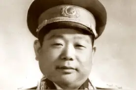 1999年85岁老将陈锡联因何事生气：我虽然已经老了，但还能上前线图片