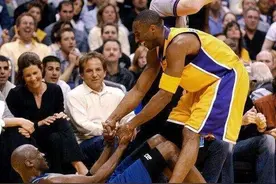 NBA球星拿到三万分所用的比赛场次，詹姆斯1107场排名第四图片