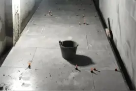 贴墙砖和地砖的先后顺序，别再傻傻相信所谓墙压地了，重点不在这图片