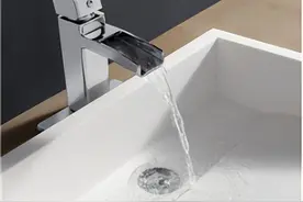 还记得小时候用嘴接水龙头的水的样子吗？水龙头的用途有几种？图片