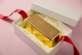 电诈又出新骗局！有人让你买黄金寄快递，千万别信图片
