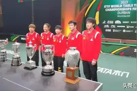 德班世乒赛五位世界冠军合影，樊振东情商高、让王楚钦并肩孙颖莎图片