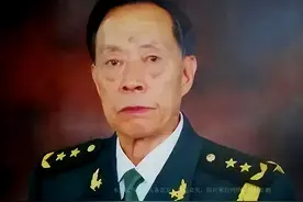 98年抗洪一位将军成永恒的楷模，儿子也走上了军旅道路为军事贡献图片