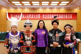 夏华等代表委员探讨纺织非遗产业如何“破圈”图片