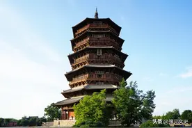 世界上最古老最高的木塔，距今已有967年，高67米，无用一根铁钉图片