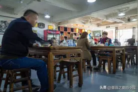 我开饭馆，正处级的堂哥来了3次都不给钱，回老家一趟后，我懂了图片