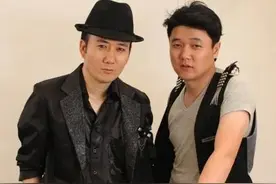 唱小苹果的〔筷子兄弟〕现在怎么样了？图片