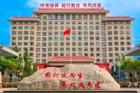 武汉这所军校，录取分数线不高，中等生可以报考图片