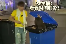 被抽打、学狗爬、钻垃圾桶......凌晨1点的长沙街头，我看到了人性最羞耻的一面图片