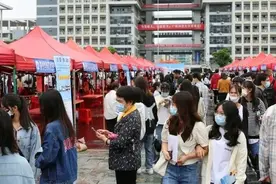 柳州五星百货、国轩电池、明大培训……近1500个岗位招聘！柳州成功举办第四届万千学子入柳引才聚才专场活动图片