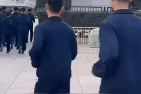 军版运动服-17长袖体能训练服图片
