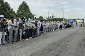 越南大量工人罢工，要求全面上调工人工资图片