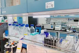 奋斗者足迹 | 基础科研就是在无数次失败中前行图片