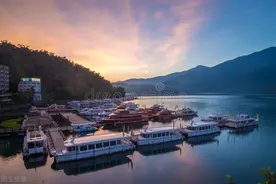 日月潭，台湾最大的天然湖！碧海蓝天交相辉映，美若人间仙境图片