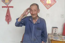 1963年，河北一老农在洪水中捞回一个包裹，45年后打开惊动政府图片