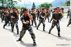 民兵训练成了我与乡亲们增进了解的“桥梁”，教学相长，受益匪浅图片