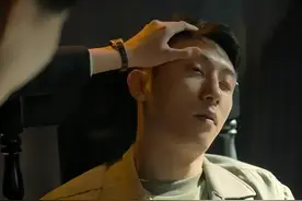 看了这部谍战剧，我尴尬至极：面无表情、台词硬挤，妆倒是挺时尚图片