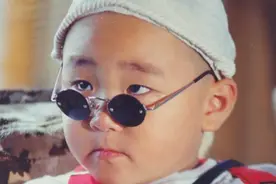 笑林小子郝劭文10岁片酬过千万，身家却被母亲败光，他现状如何？图片