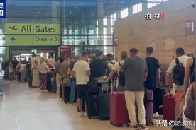 欧洲多个机场系统瘫痪，航班延误、取消图片