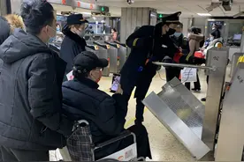 更新109台轮椅平台52台爬楼车！北京地铁实现全路网无障碍出行图片